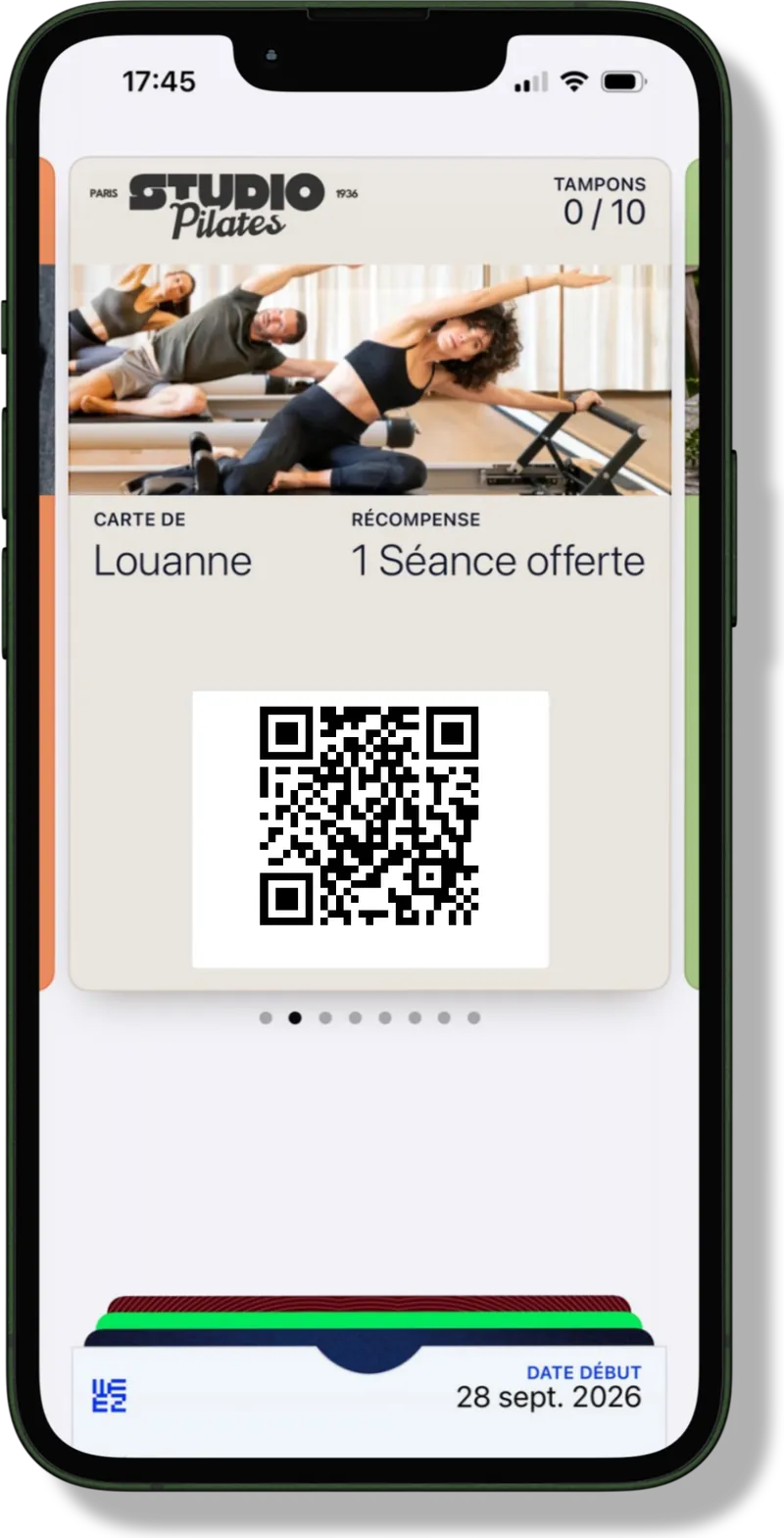 Carte de fidélité d’un studio de Pilates dans le Wallet : logo, photo de la salle, points et récompense « une séance offerte »