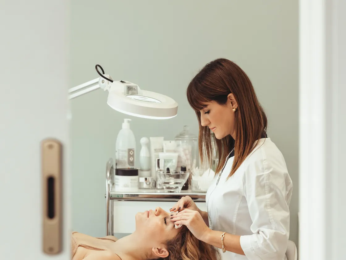 Institut de beauté — soin du visage en cabine